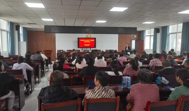 商洛市委网信办开展网络举报主题宣传活动护航“银发族”与“小网民”