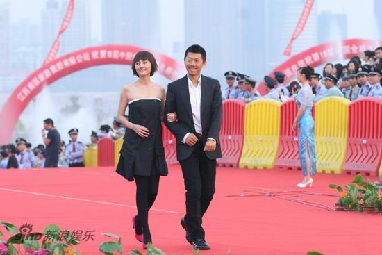 夏雨袁泉首谈育儿生活夏雨剪脐带袁泉暂不复工