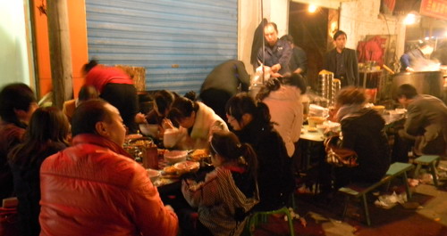 商州第一夜市“西门大酒店”