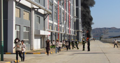 11年跨区域综合应急救援演练在比亚迪工业园区内举行