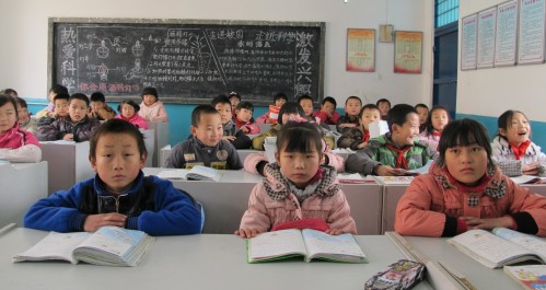 山村孤童进城上学