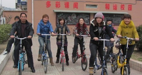 干佑镇中心校赶低碳“时髦”