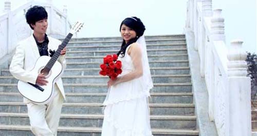 商洛首场轮滑婚礼 绿色健康环保低碳演绎浪漫爱情