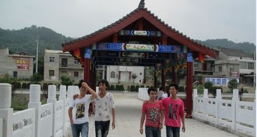 丹江便民桥竣工