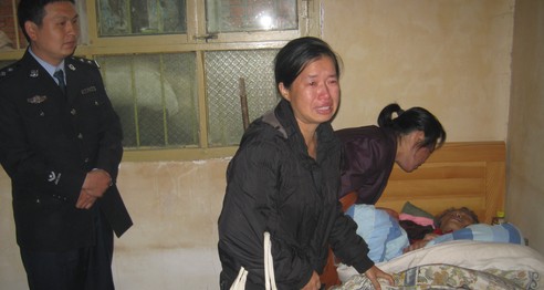 湖北离散十年母女商南团圆