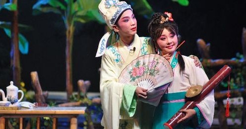 《杜鹃花开》山城镇安受热捧