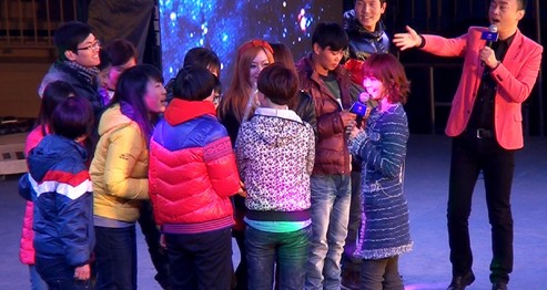 “蔡卓妍歌友会”在商洛市体育馆举行