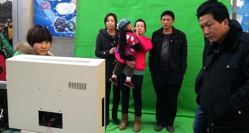 全家福特色拍摄吸引商洛市民