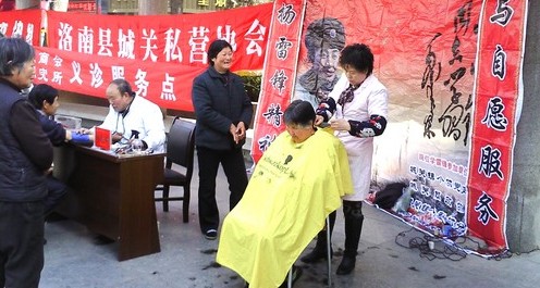 商洛深入开展学雷锋活动