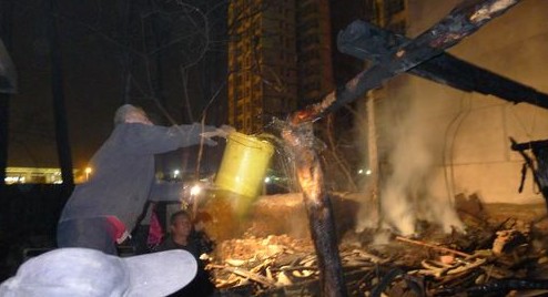 商洛市区一废品站发生火灾