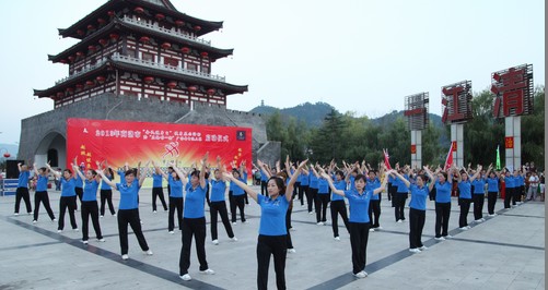 “越跳越健康”广场舞大赛在望江楼广场正式拉开帷幕