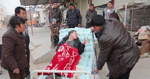 丹凤县残联入户为残疾人送温暖