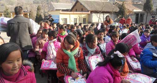 陕西嘉宏爱心基金进行帮扶救助和爱心捐赠活动