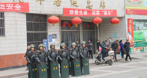 武警商洛支队出动尖兵担负重点区域的装巡逻及机动备勤