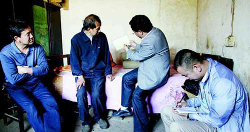 商洛日报社积极开展“双包双促”扶贫工作