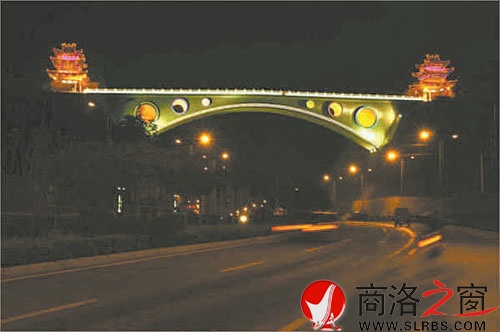 昔日迎接商山四皓去长安的高车龄，如今已被彩虹桥和宽阔的城市道路取代。