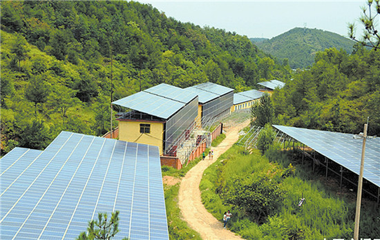 商洛市启动实施十万户屋顶光伏发电工程