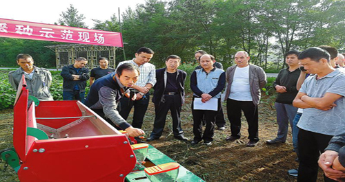 商洛市“三秋”农业机械化生产培训会在洛南县召开