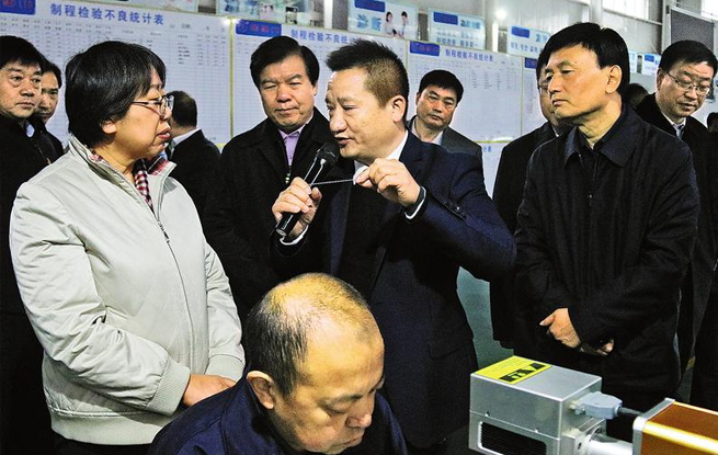 全市重大项目建设现场观摩会在镇安观摩