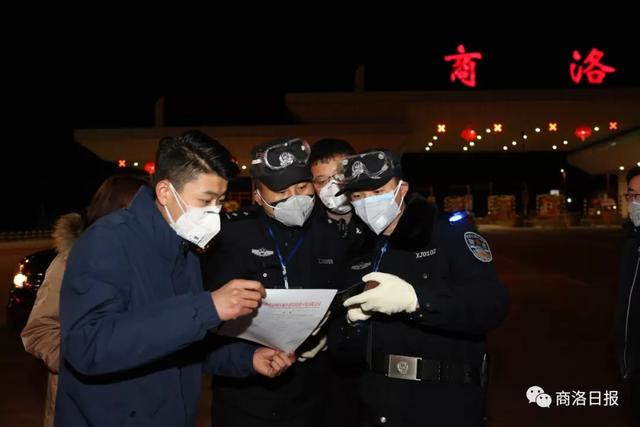 坚守“疫”线，他是排头兵也是记录者