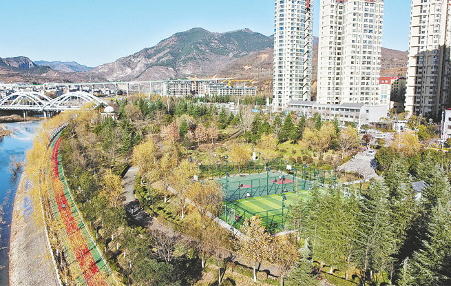 商洛城市街景——丹江公园运动场