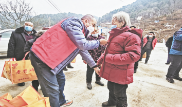 凡人星火点亮人间大爱