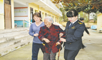 帮助他人，成就自己