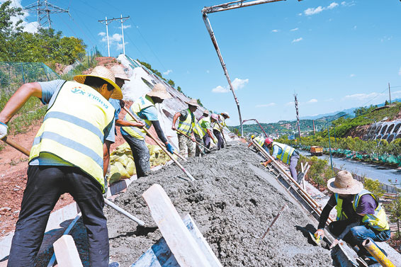 “暑”你最美！致敬高温下的“坚守”