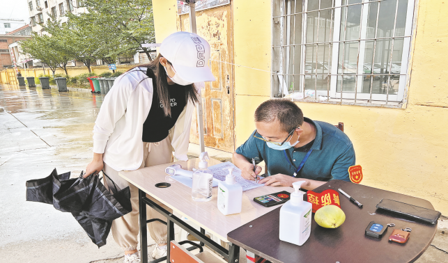 党员带头 邻里互助战疫情