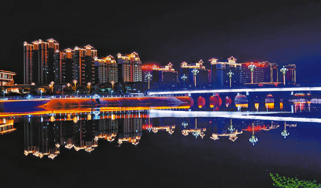 灯火璀璨不夜天 一江两岸幸福景