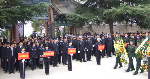 商州政法系统举行清明节祭扫革命烈士墓活