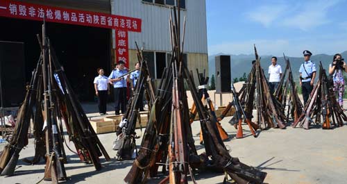 商洛公安机关销毁一批非法枪爆物品