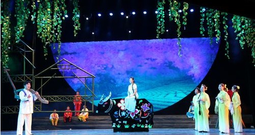 《水韵山魂·美在陕南》主题文艺晚会在省人民剧院隆重举行