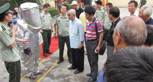 我市书画艺术家深入消防商州中队警营采风