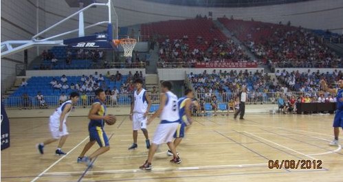 市篮协举办第三届“篮协杯”男子篮球邀请赛