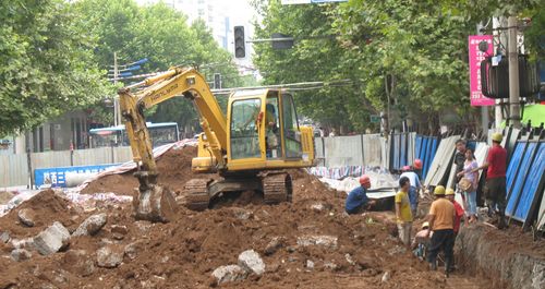 商洛北新街雨污分流工程开始施工