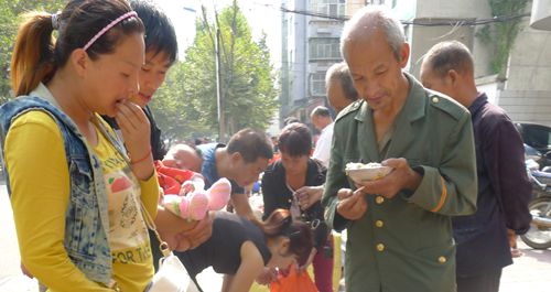 中秋前夕外地游客来商洛旅游观光