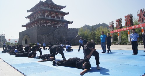 商洛公安局商州分局巡特警不断加强技能练兵