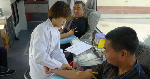 商洛日报社职工自发组织献血活动