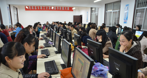 丹凤开展女职工计算机操作技能竞赛活动