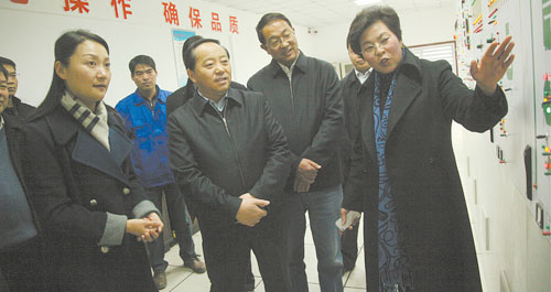 下好三个功夫 抓好今年工作