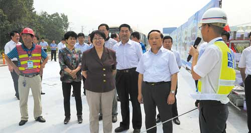 商洛市委市政府召开中心城市“十大工程”现场推进会