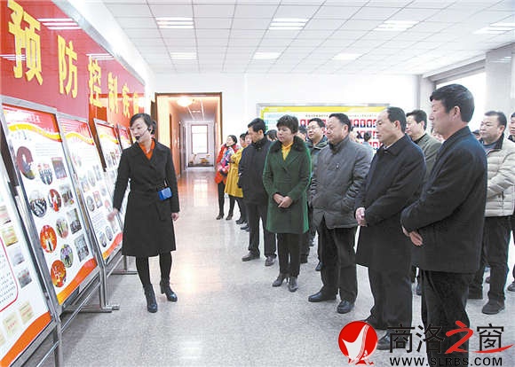 市委常委、常务副市长高健带领部分单位党员到市疾控中心参观学习党建经验