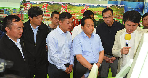 解放思想转变观念 开拓创新苦干实干