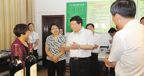 夯实“五级书记”政治责任确保同步够格全面建成小康