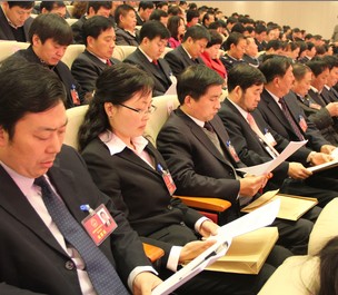 商洛市三届人大三次会议举行第二次大会