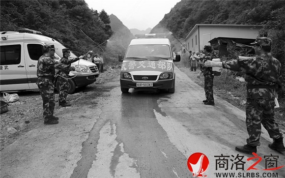 出入抢险救援现场的车辆、人员必须消毒防疫