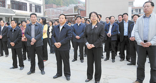 全市重大项目建设现场观摩会在柞水镇安观摩