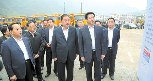吴前进庄长兴出席 胡润泽冯西宁讲话 陈俊主持山柞高速正式动工建设