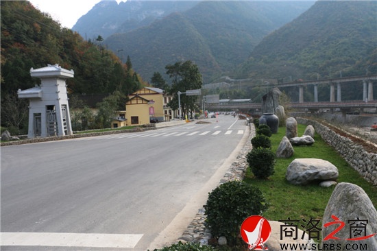 石瓮子社区美丽乡村一角.jpg